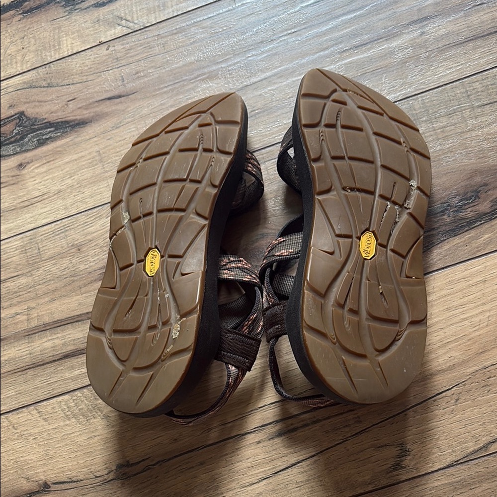 Women’s Chaco’s⛰️ size 8 - Picture 7 of 7